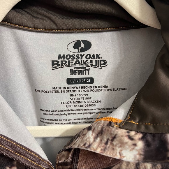 Mossy Oak Half Zip Pullover - Picture 2 of 3